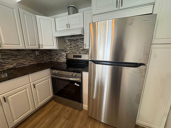 3rd image of 1311 NE 42nd St