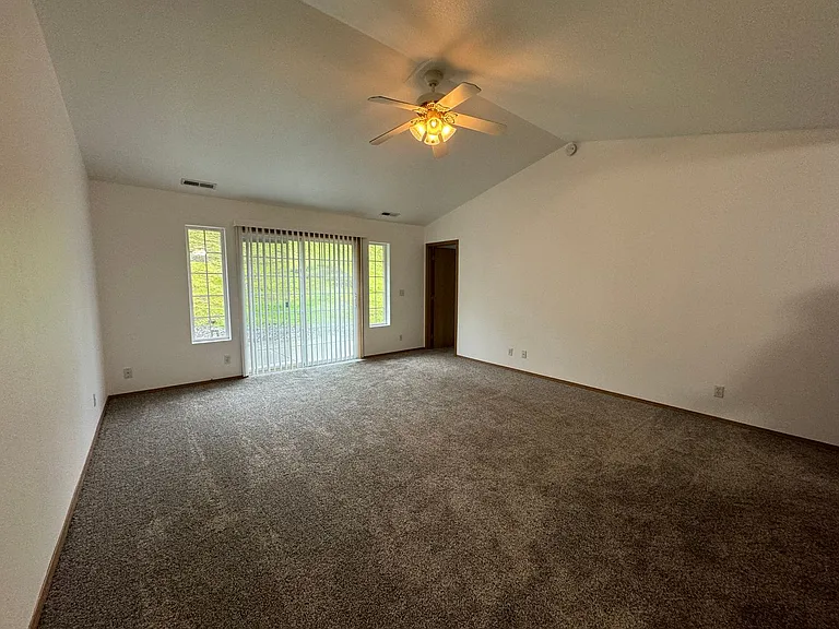 3265 NE Johnson St — Photo 6