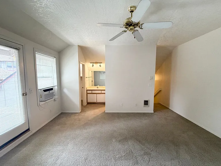 1308-1332 SW Cheltenham St #1308-7 — Photo 14