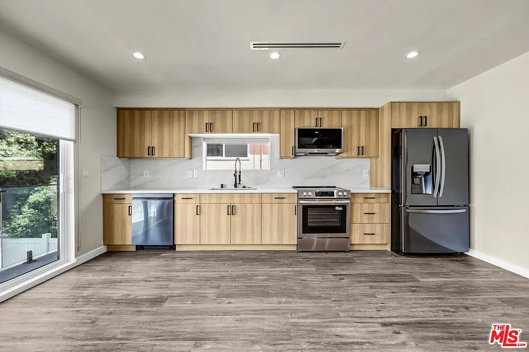 1 bed, 1.0 bath, 565 sqft, $2,495 — Photo 1
