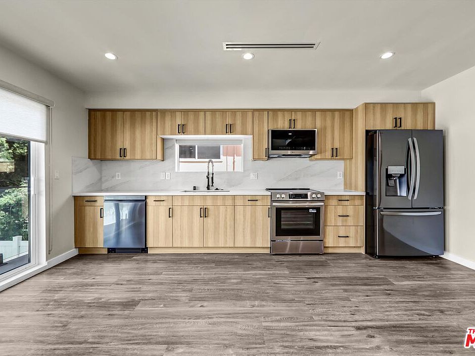 1st image of 1305 N Sycamore Ave #1/4