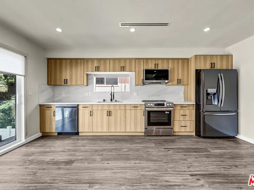 1305 N Sycamore Ave #1/4