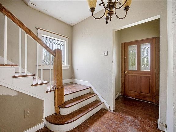 2nd image of 563 E Park St