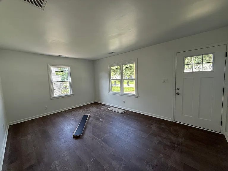 1566 Loney Ln — Photo 2