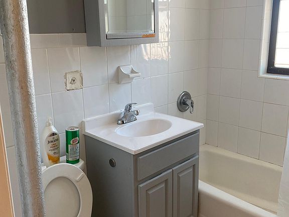 5th image of 1631 Taylor Ave #3