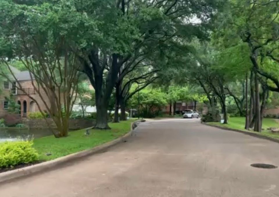 1st image of 11917 Forest Lakes Ln