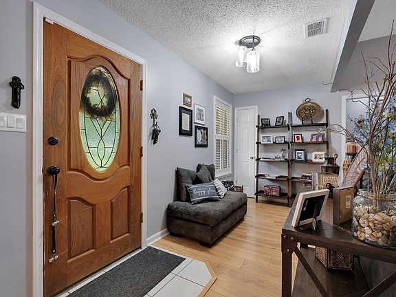3rd image of 6715 Landover Cir