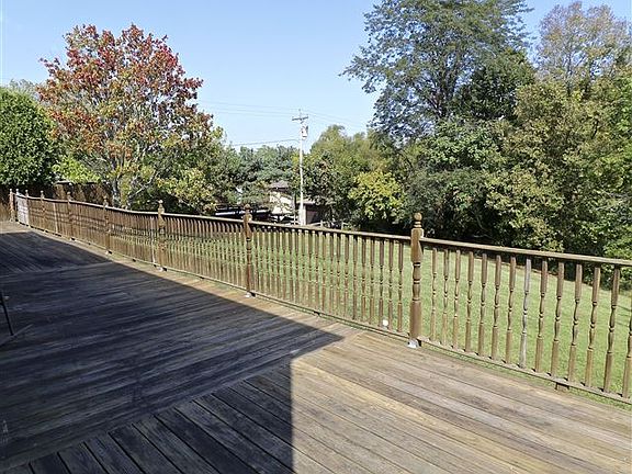 4th image of 632 Frogtown Rd