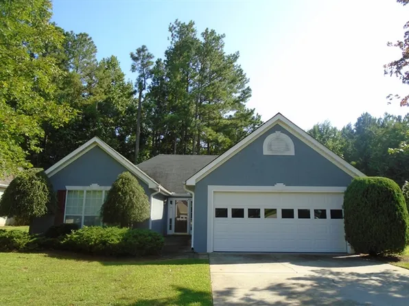 140 Cannon Dr, Fayetteville, GA 30214