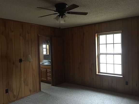 4th image of 141 Karen St