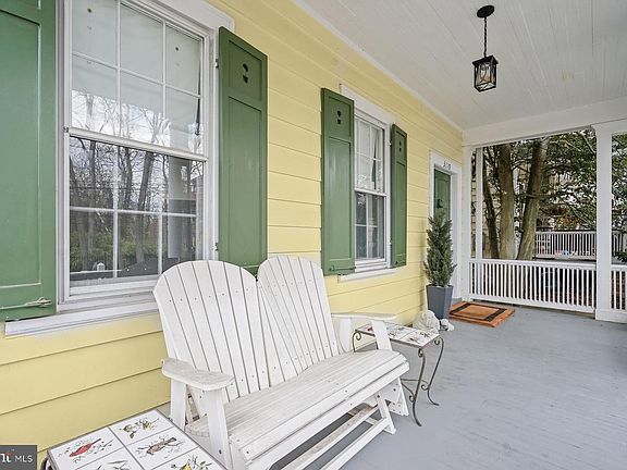 3rd image of 3110 33rd Pl NW