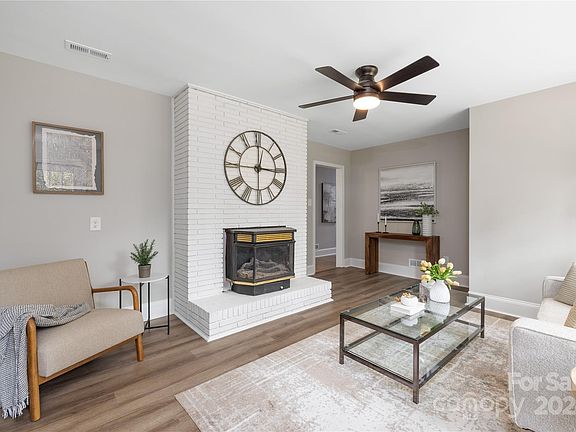 5th image of 7519 Linda Lake Dr