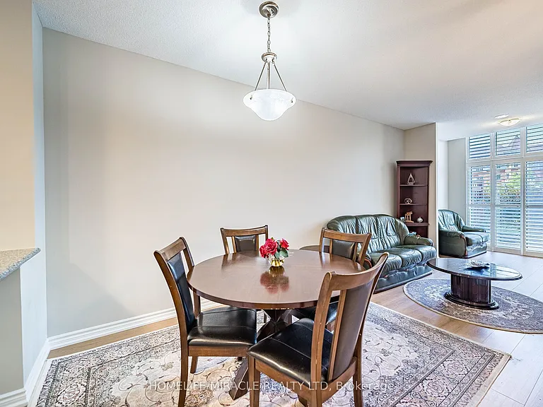 18 Harding Blvd #121 — Photo 15