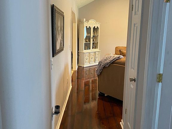 3rd image of 107 S Wood Ln #107