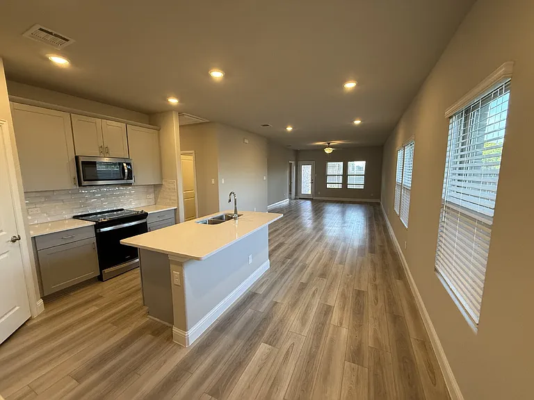 3215 Sedge Grass Dr — Photo 4