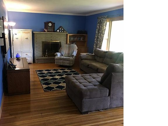 2nd image of 3160 Clement Dr