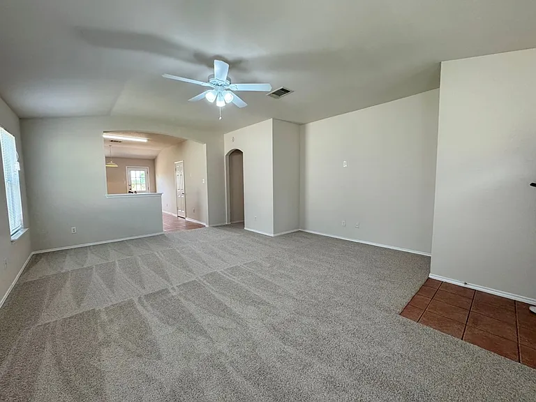 113 Salado Dr — Photo 8