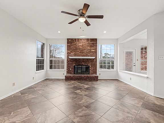 5th image of 2829 Panorama Dr