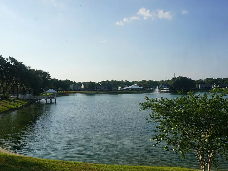 220 Lake Parsons Grn #206 — Photo 10
