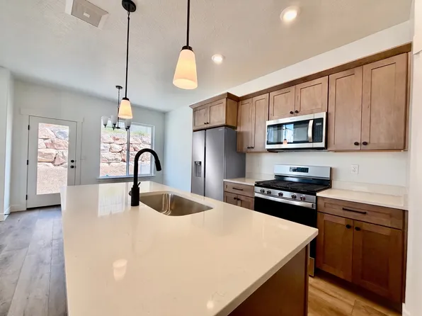 1504 W Banner Dr, Saratoga Springs, UT 84045