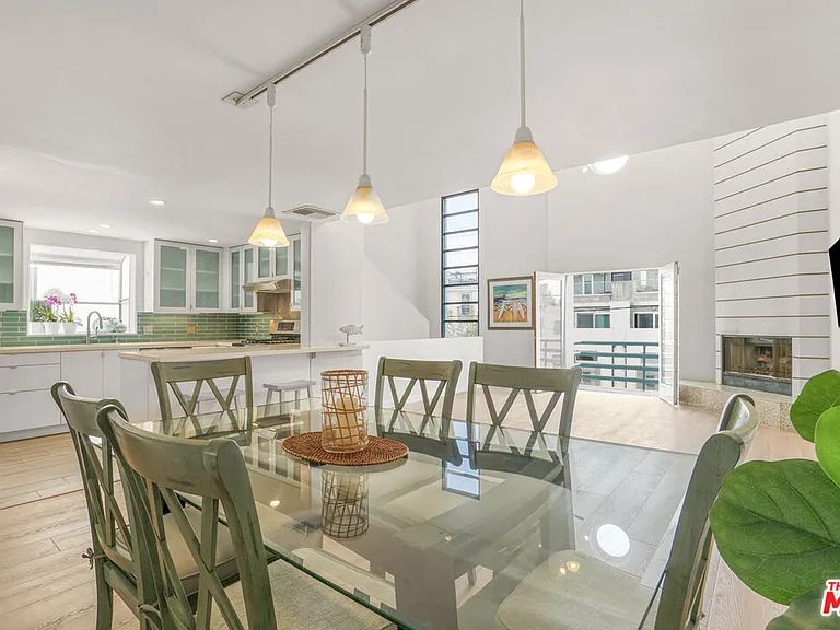 115 Galleon St #A — Photo 9