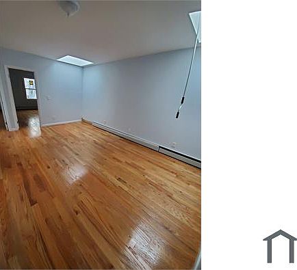 3rd image of 19922 Hollis Ave #2R