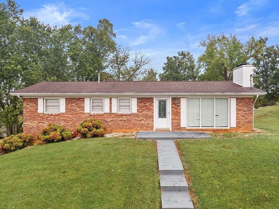 1st image of 271 Redstone Dr