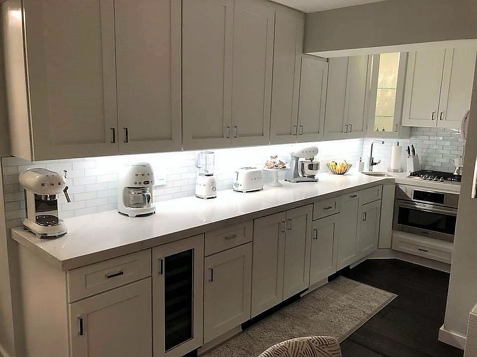 1st image of 1381 Avenue Of The Amer #8A