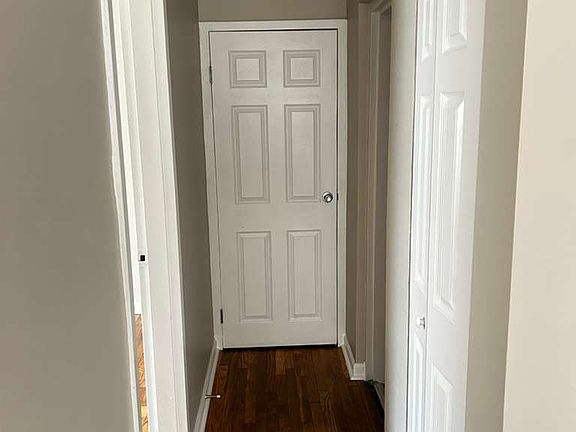 4th image of 2315 Saint James Ave #11B
