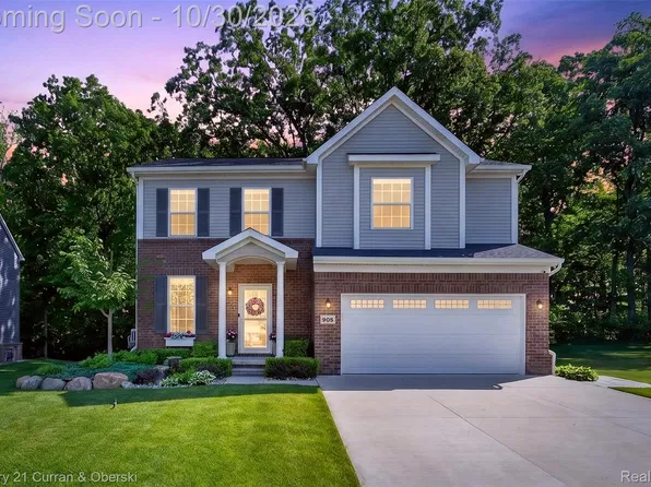 905 Jennifer Ct, South Lyon, MI 48178