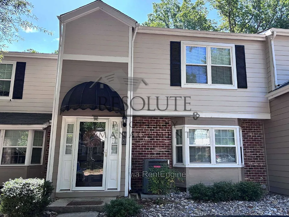 7825 Falcon Rest Cir
