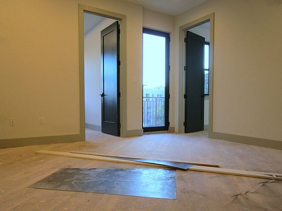3rd image of 102 Scholes St #3F1
