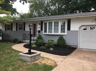 1220 Del Rey Dr, Florissant, MO 63031