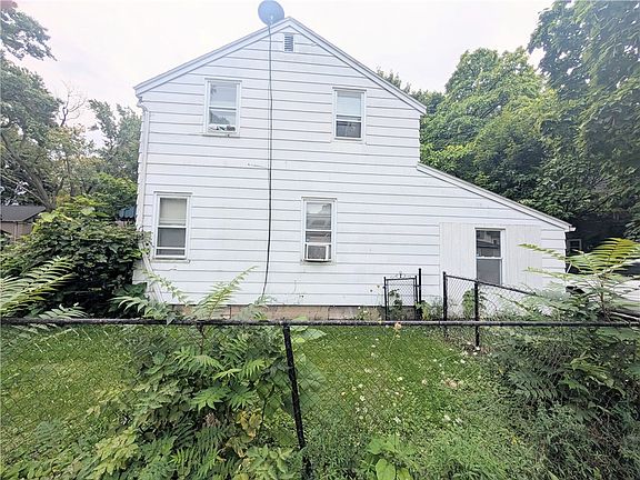 3rd image of 39 Judson St
