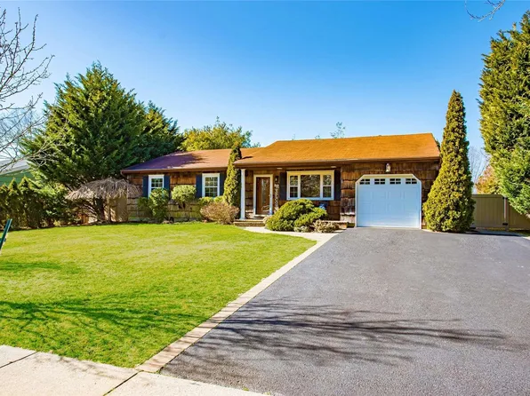 23 Marchant Drive, Saint James, NY 11780