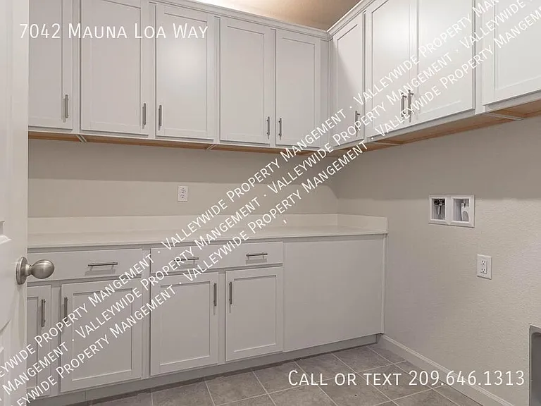 7042 Mauna Loa Way — Photo 35