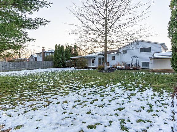 5th image of 540 Braxton Pl E
