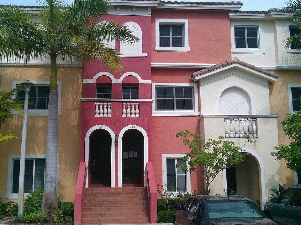 1st image of 427 Bayfront Dr