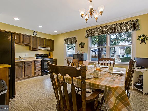 5th image of 3712 Wild Cherry Ln
