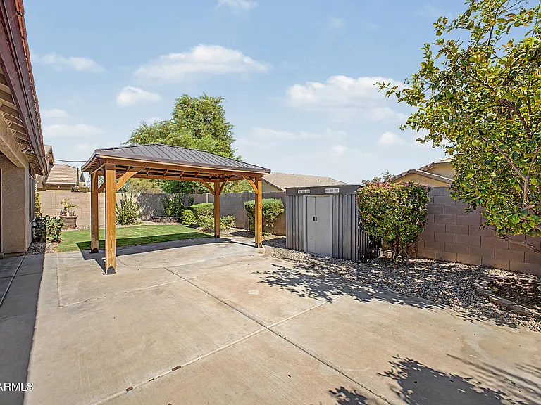 25537 W Forest Grove Ave — Photo 32