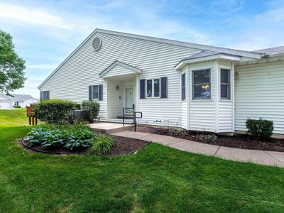 1106 Iowa Dr, Le Claire, IA, 52753