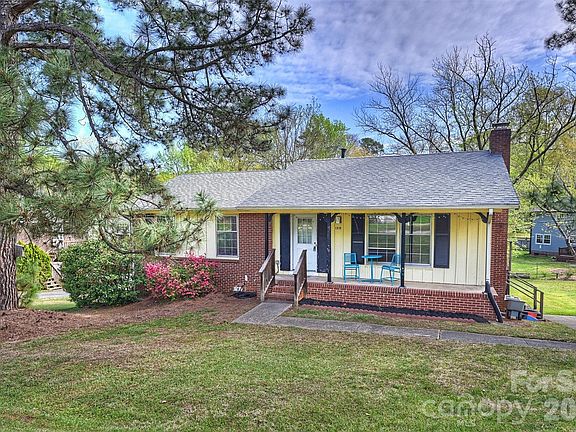 3rd image of 1518 Rama Rd