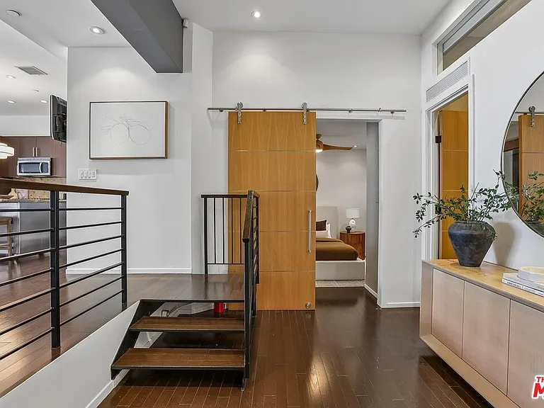 1645 N Vine St #911 — Photo 29