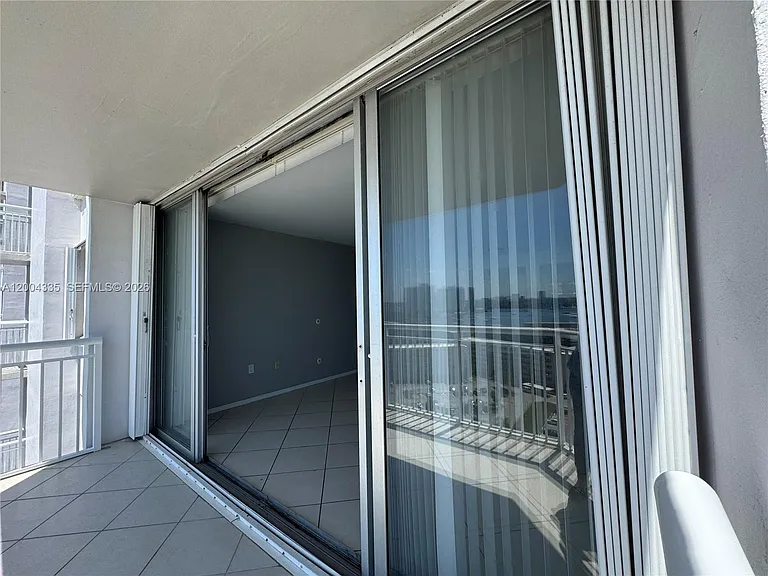 18041 Biscayne Blvd #1603 — Photo 28