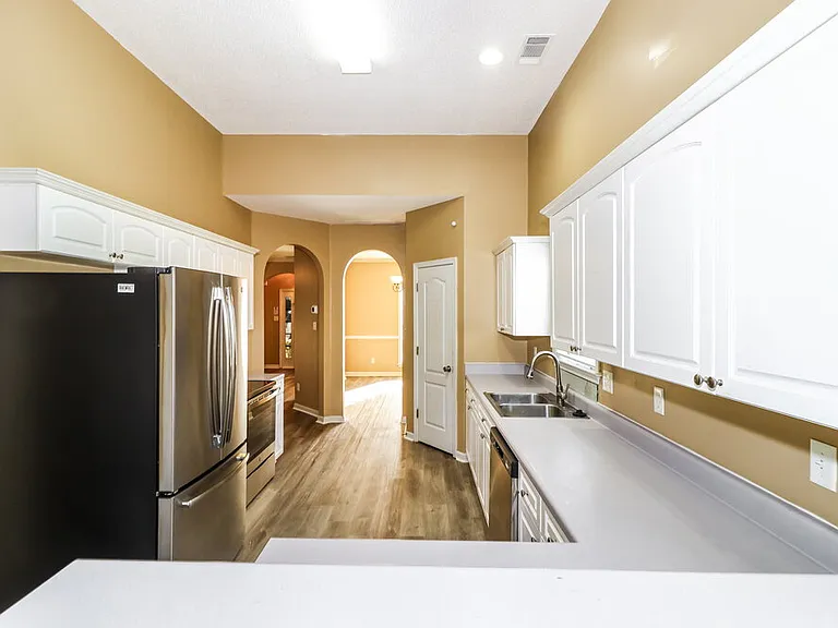 8662 Rogers Park Ave — Photo 11