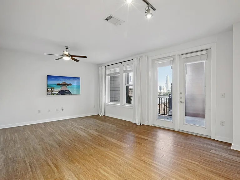 1900 Barton Springs Rd #5031 — Photo 12
