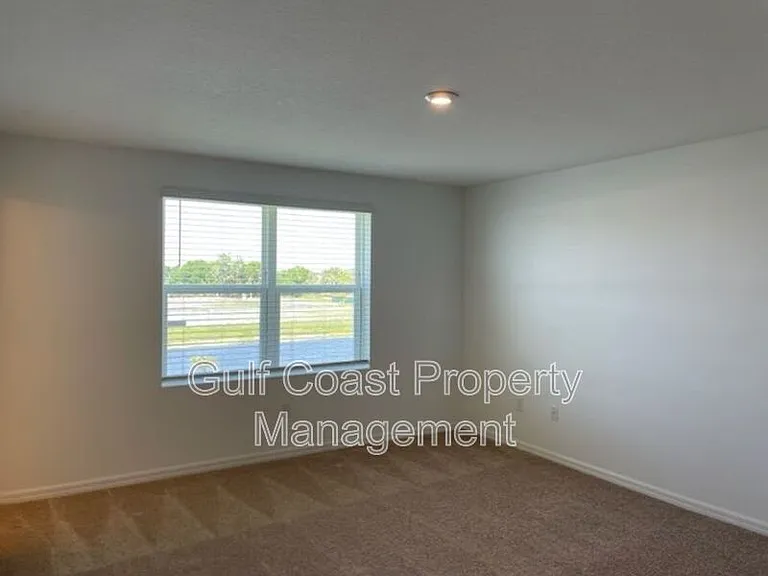 5764 Haven Ter — Photo 11