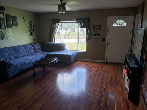 3rd image of 425 Silver Hill Dr