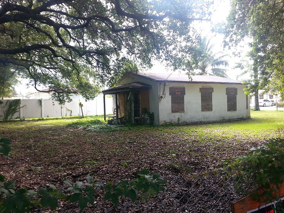 2nd image of 1300 NW 100th Ter