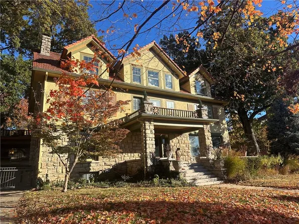 12 W 53rd Ter, Kansas City, MO 64112